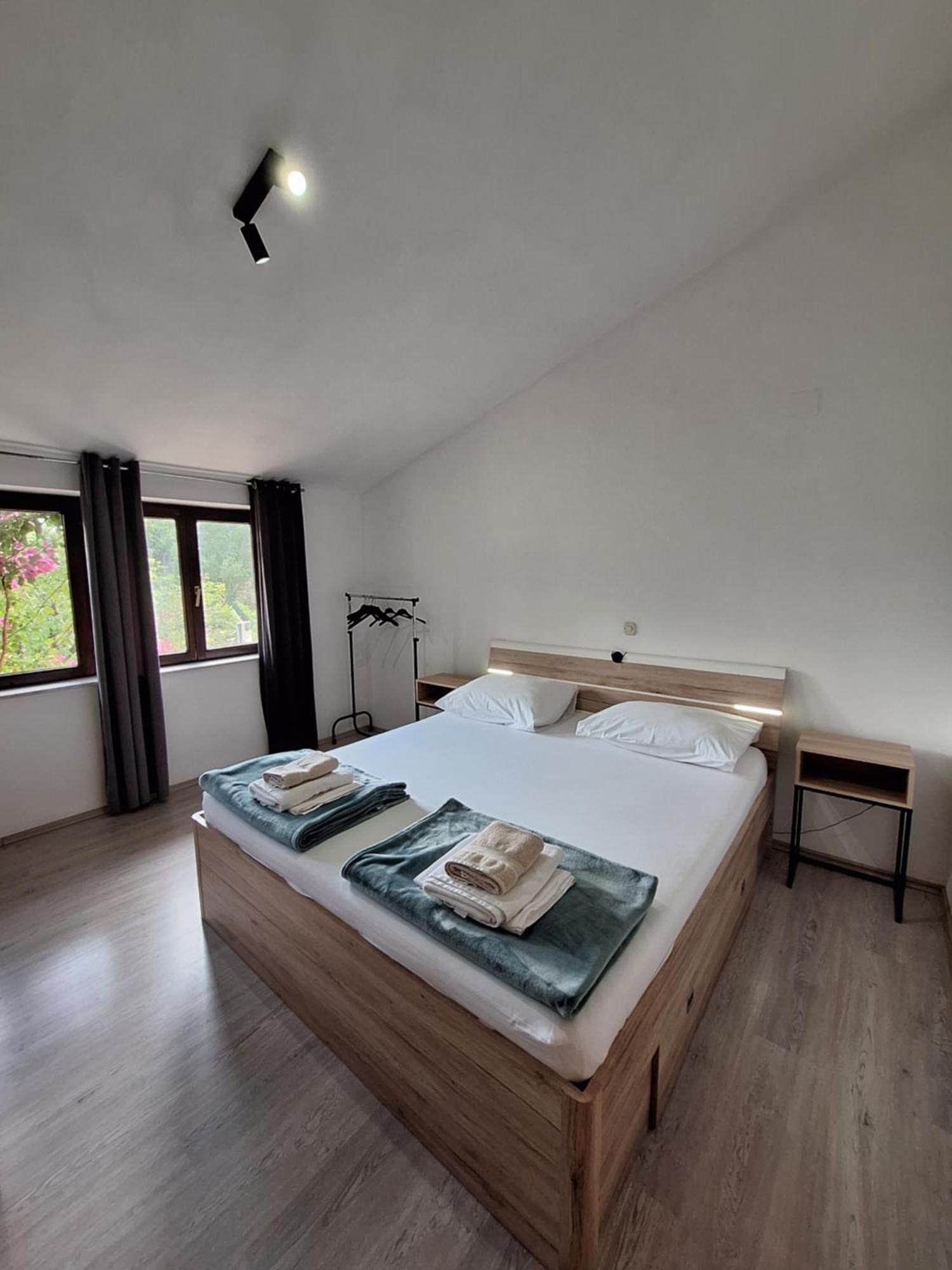 Apartmani Lisicina Omis Exterior photo
